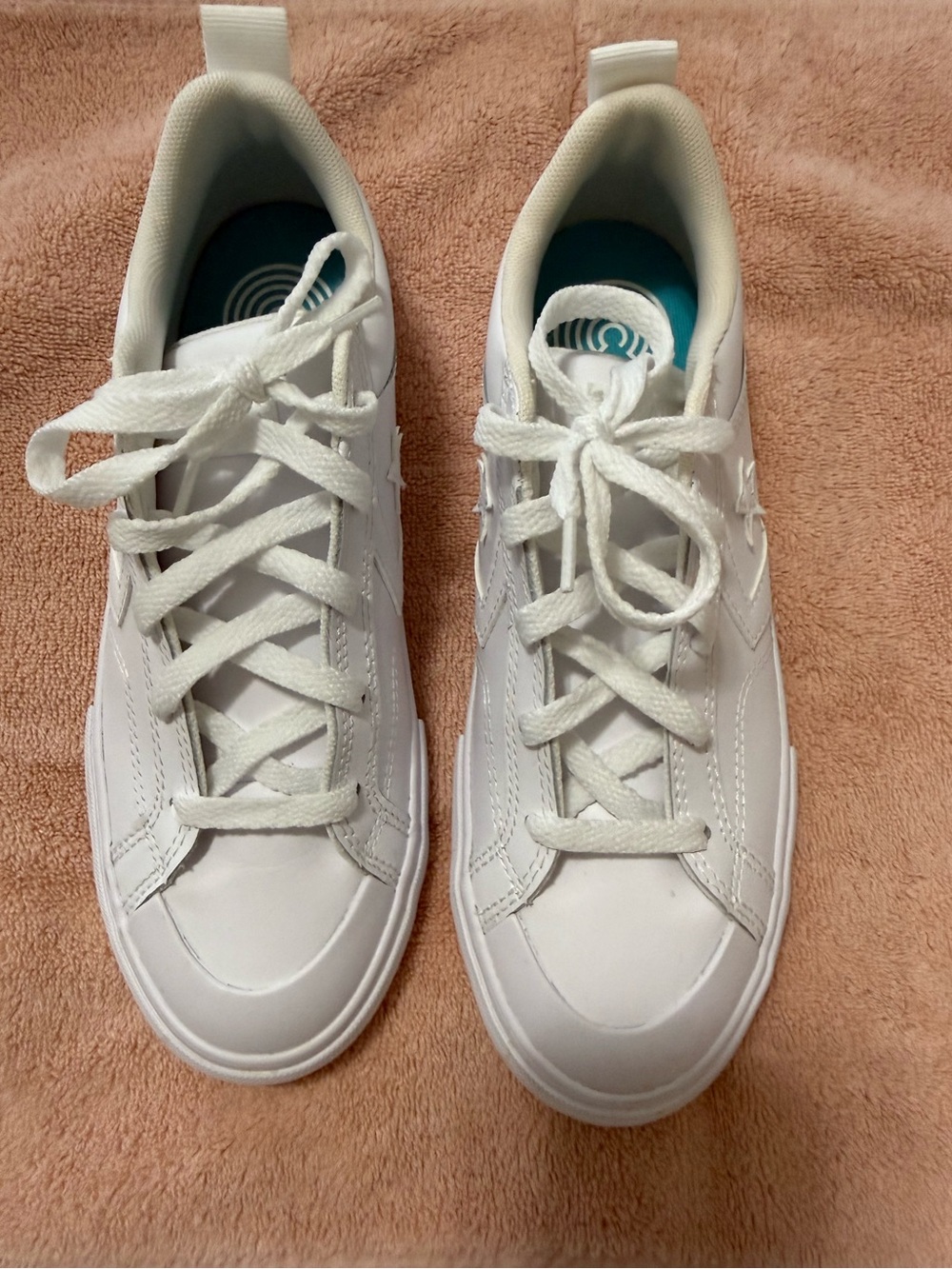 Kids size 5 All white Converse